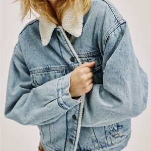 Levi's 90s Sherpa Trucker Jacket